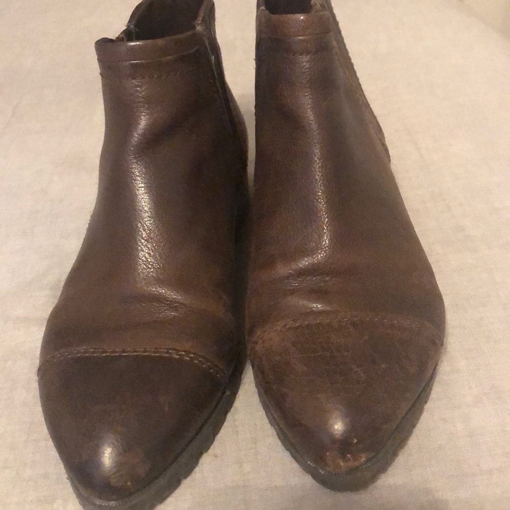 Boots - Picture 2 of 4